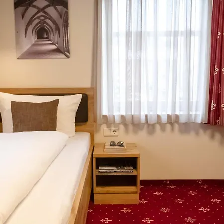 Otel Einzelzimmer 16 *