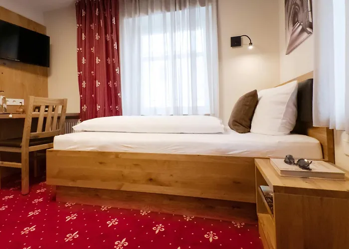 Hotel Einzelzimmer 16 *